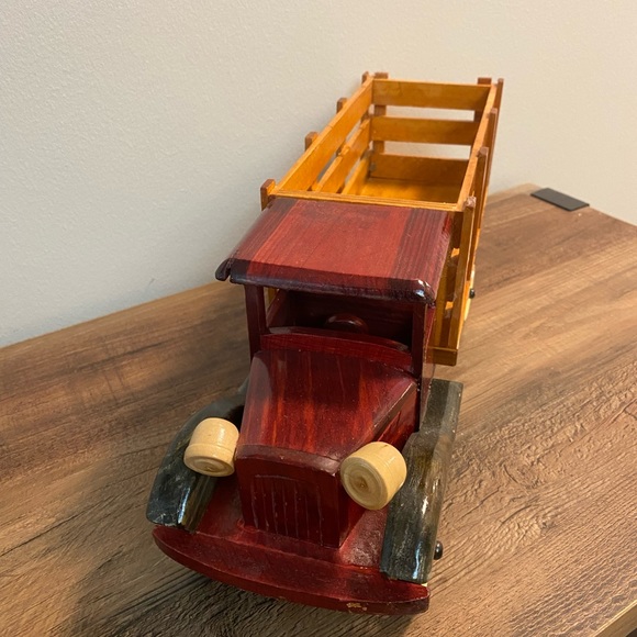 New Wooden decor truck (vintage style) - Picture 2 of 6